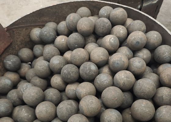 Bonne qualité Bon prix Haute dureté Usine Haute chrome Moulage Boulets de broyage pour cimenterie