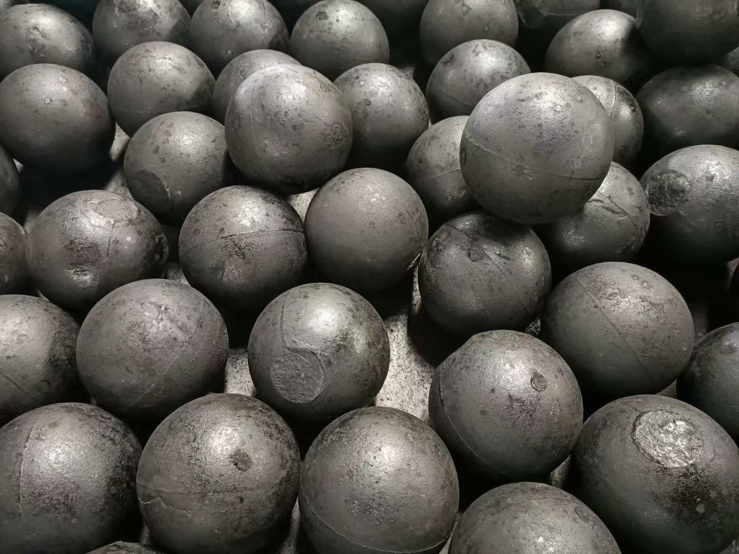 Dureur élevée 20-150 mm 30 mm 40 mm 60 mm 70 mm 80 mm Boules en fonte