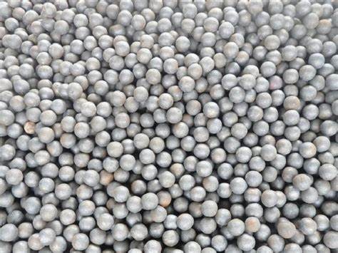 Boule de broyage en acier forgé sur mesure 30 mm-150 mm Boules de roulement de broyeur à billes pour les industries minières du ciment