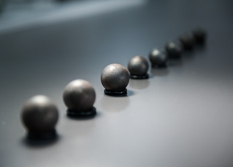 Services de coulée de billes en acier laminées à chaud de 20 mm à 150 mm pour usines à billes autogènes destinées à l'exploitation minière